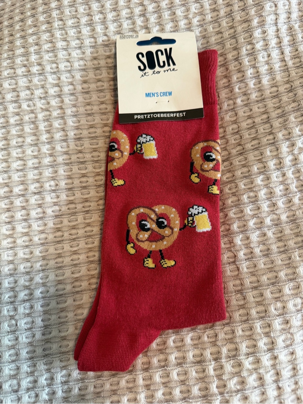 Sock It To Me Pretztobeerfest Men’s Crew Socks size 7-13